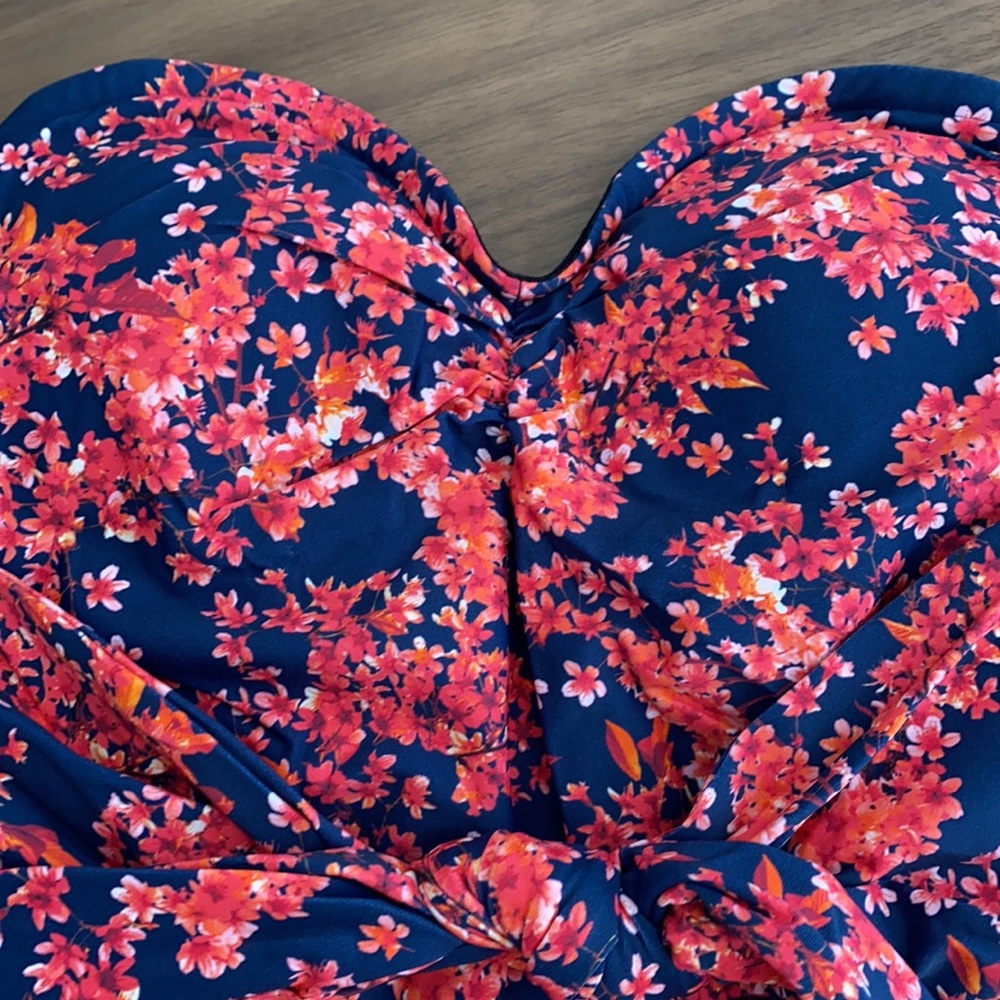 WeWoreWhat Bandeau Style One Piece Swimsuit - Picture 6 of 10